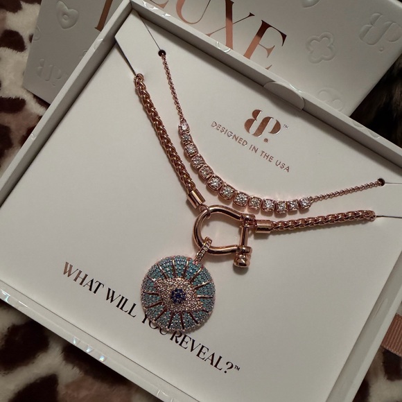 Spring luxe layers 🩵✨ - Picture 3 of 3